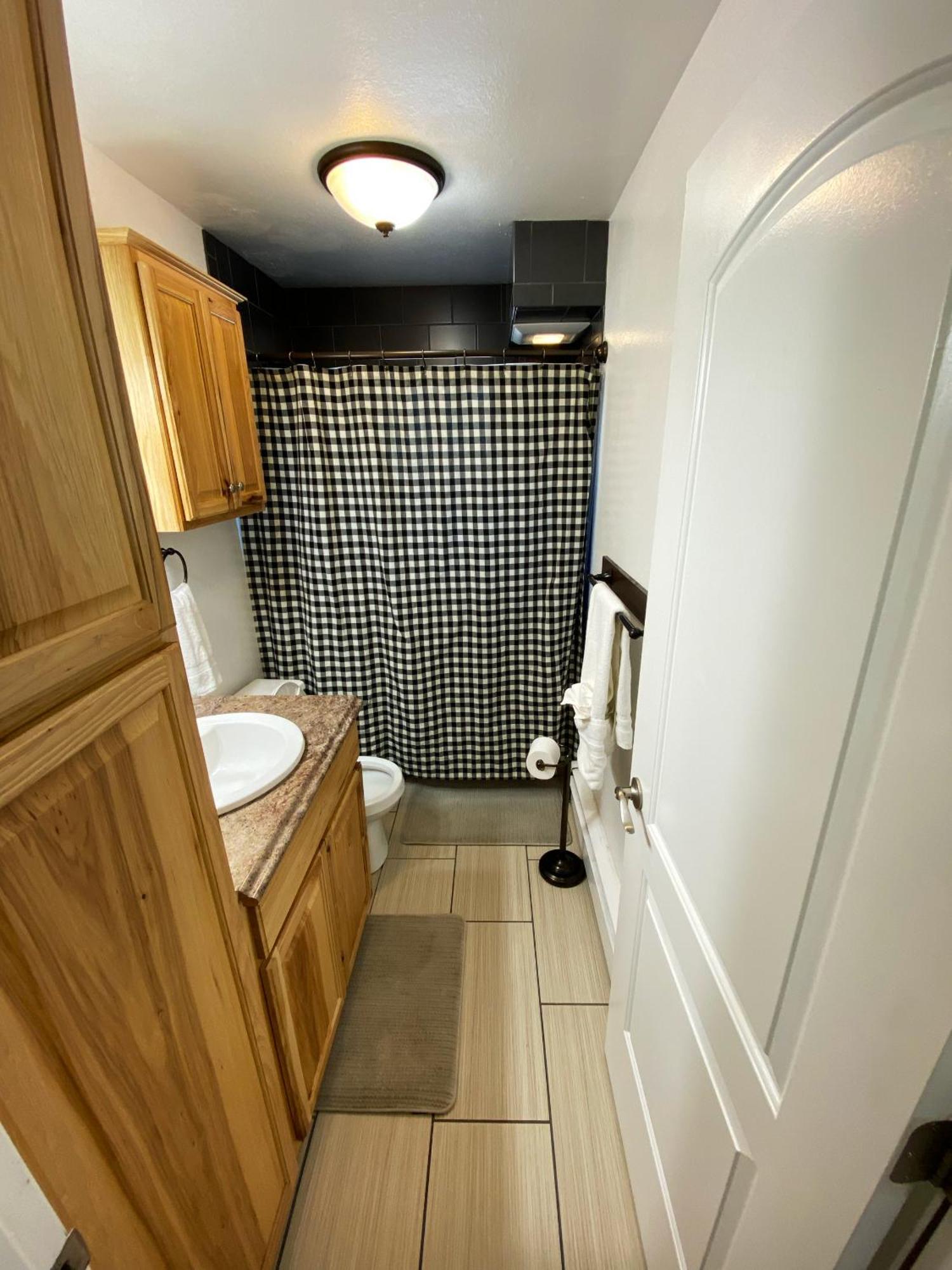 Apartment Anchorage! Furnished Two Bedroom With High Speed Wifi Anchorage