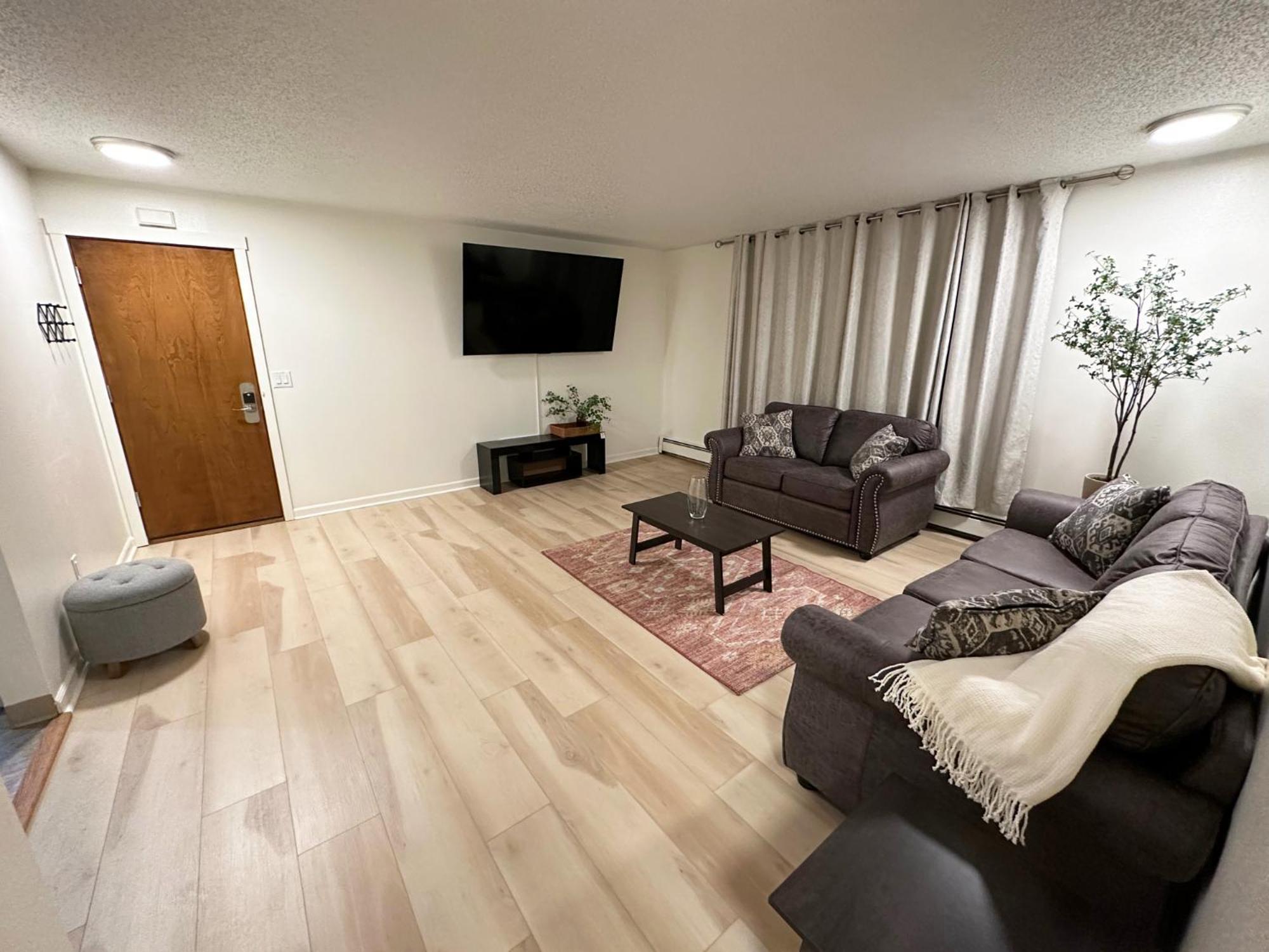 Anchorage! Furnished Two Bedroom With High Speed Wifi *