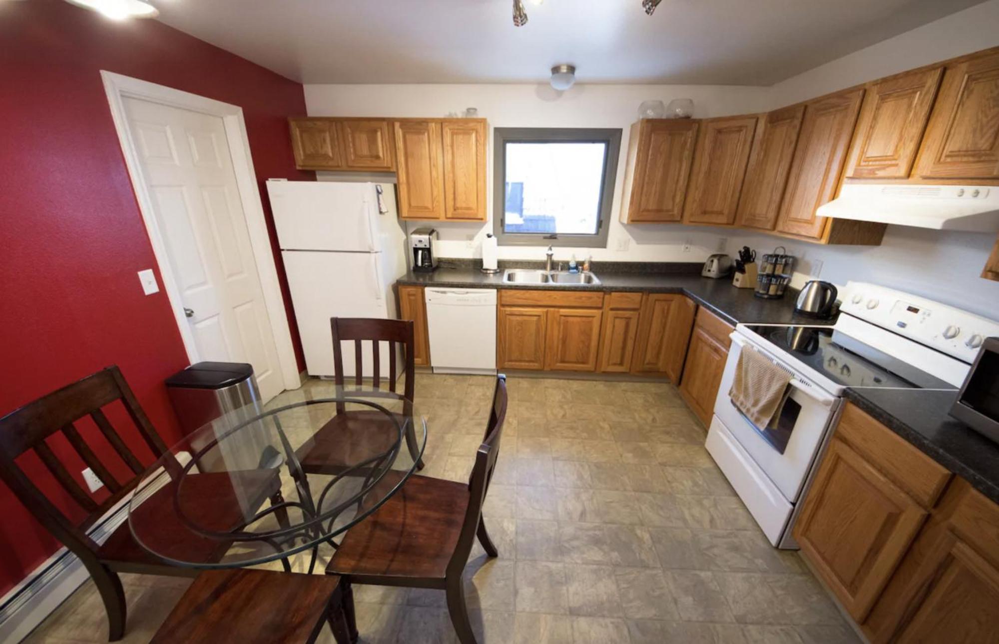 Anchorage! Furnished Two Bedroom With High Speed Wifi Apartment Anchorage